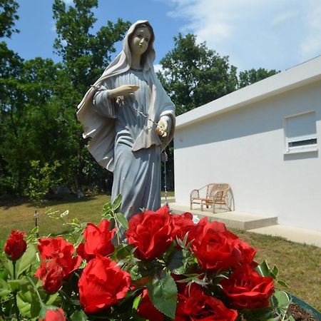Casa Del Pellegrino M&A - Ostojici Hotel Medjugorje Exterior photo