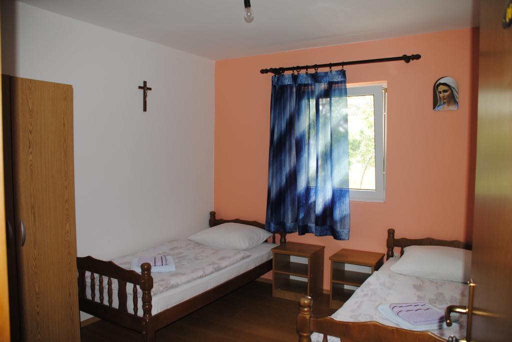 Casa Del Pellegrino M&A - Ostojici Hotel Medjugorje Exterior photo