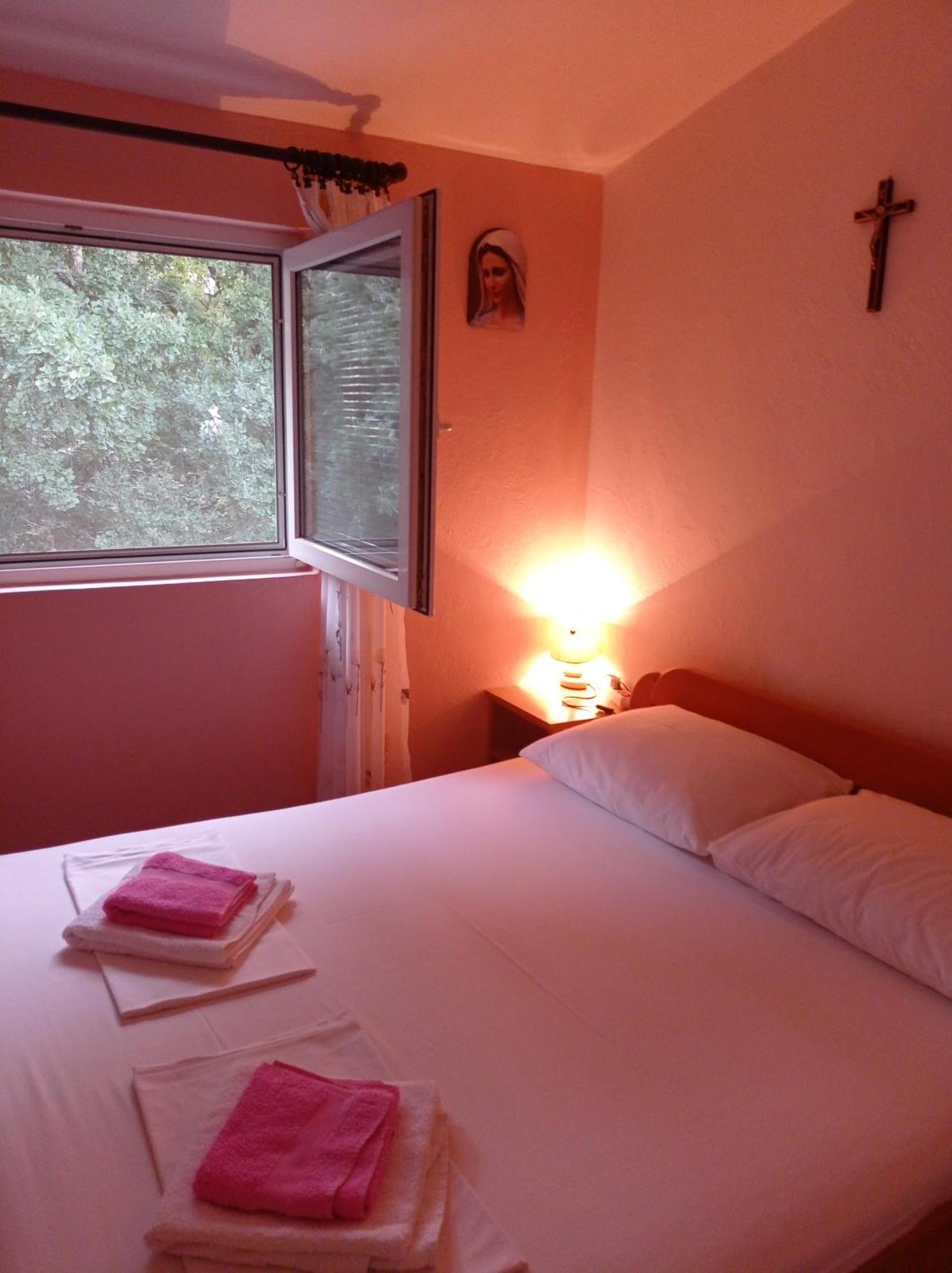 Casa Del Pellegrino M&A - Ostojici Hotel Medjugorje Exterior photo