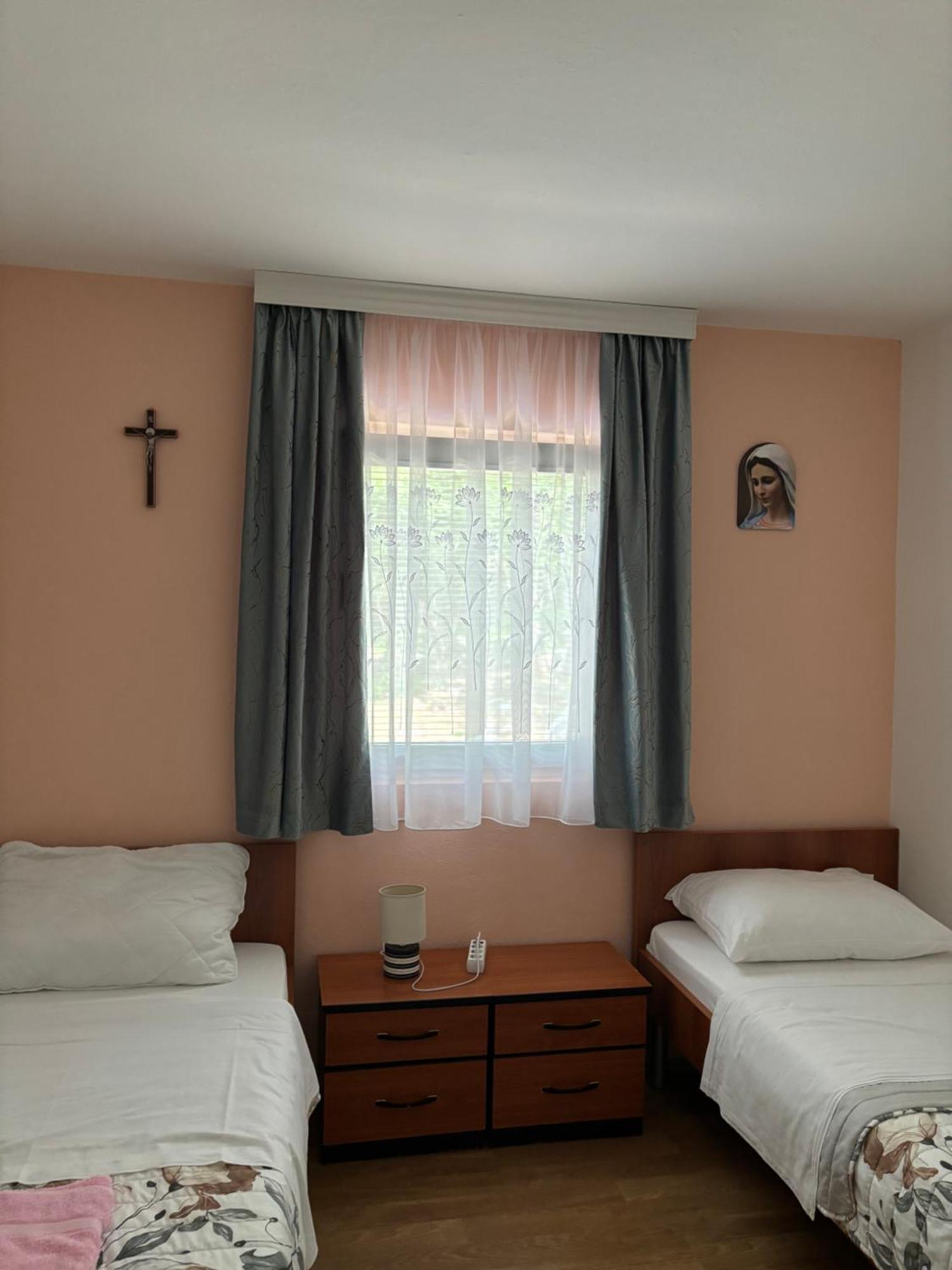 Casa Del Pellegrino M&A - Ostojici Hotel Medjugorje Exterior photo