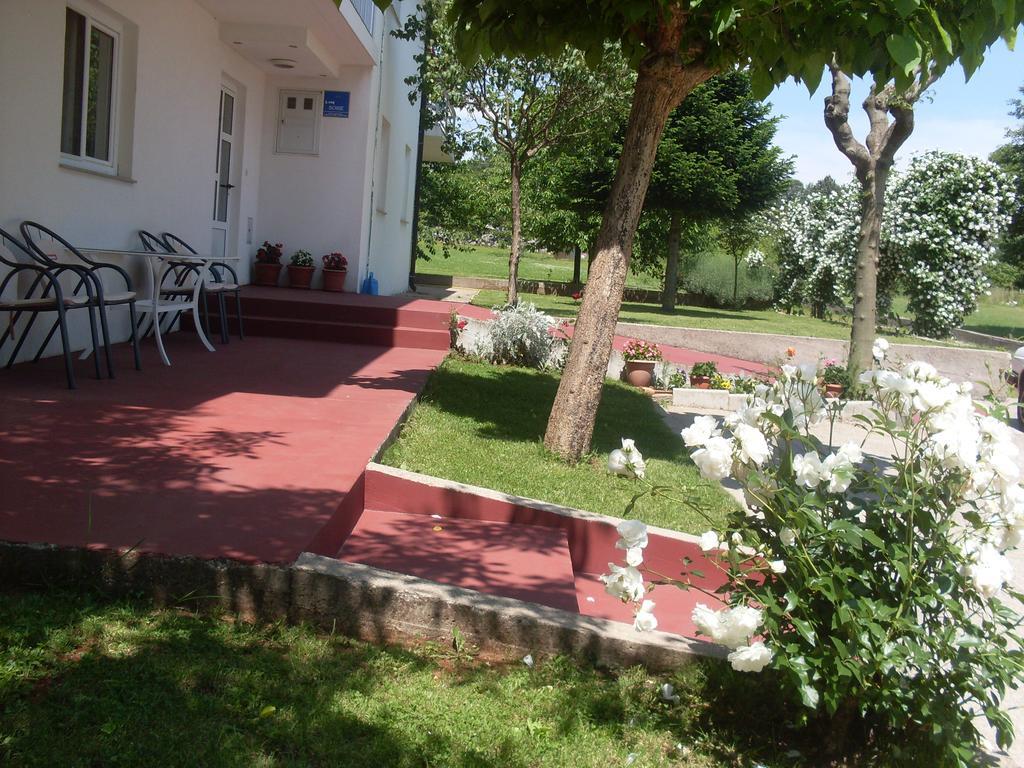 Casa Del Pellegrino M&A - Ostojici Hotel Medjugorje Exterior photo